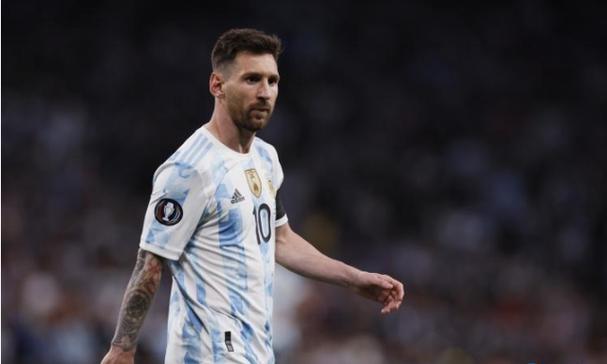 午评：港股恒指跌0.09% 科指跌0.81% 内银股活跃 新消费概念普跌 泡泡玛特跌超9%